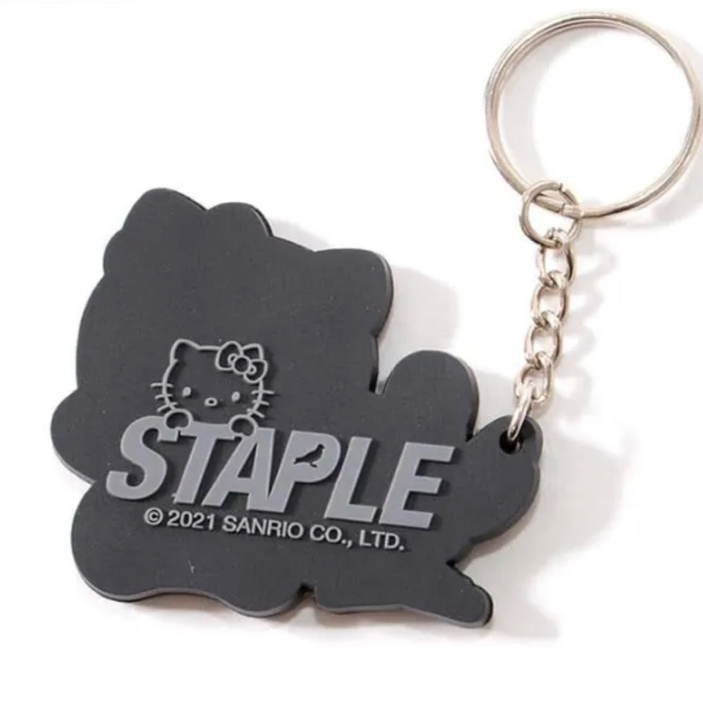 Staple Hello Kitty Keychain - Picture 3 of 3